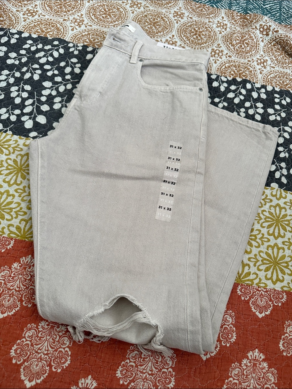 PacSun Women's Straight Leg Jeans in Light Taupe
